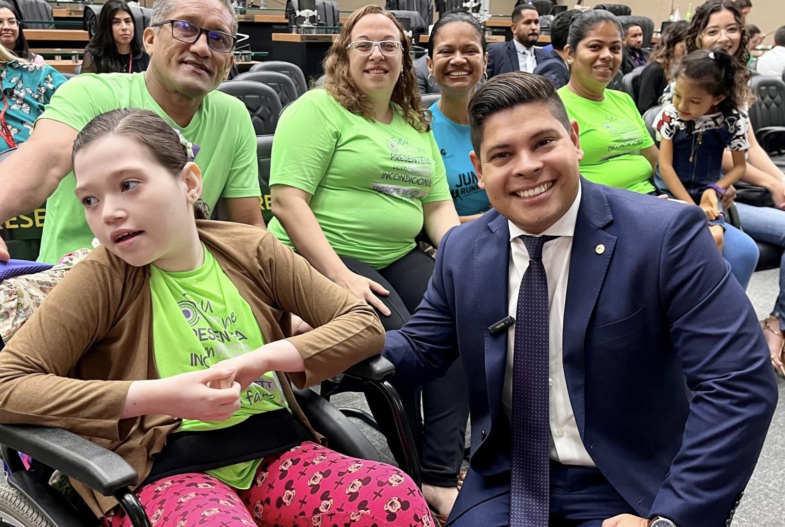 Deputado Mário César Filho com a pequena Anna Clara e Família na Cessão de Tempo na Assembleia.